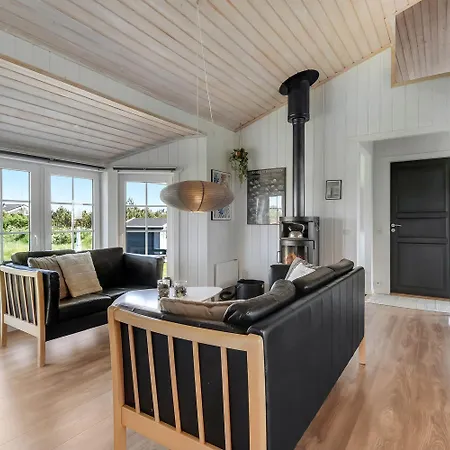 Cozy Renovated Near Sea And Sj133 Harboør